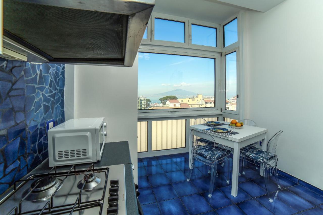 Camy House - De Vivo Realty Apartment